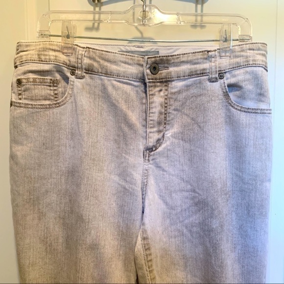 𝅺chico’s Platinum Denim Jeans - Picture 1 of 9